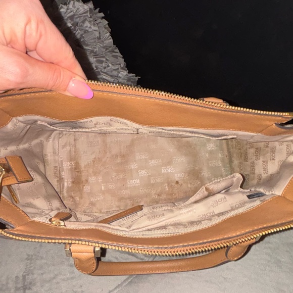 Michael Kors Tan and Cream MK Satchel - Picture 4 of 5